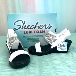 Skechers Sling Back Wedge in White, Size 8